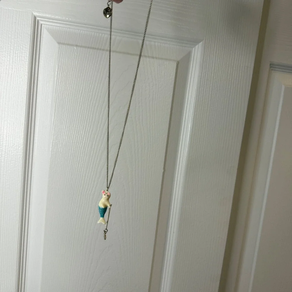 NEW Betsey Johnson Purrmaid Chain Necklace Cat Fish Silver Funky - Picture 4 of 6
